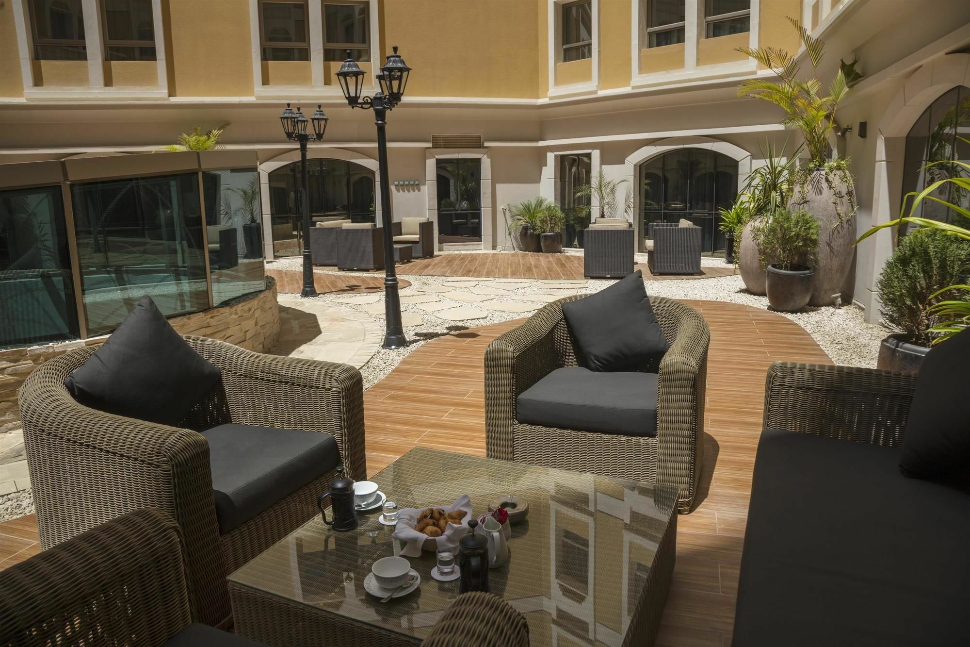 Coral Muscat Hotel And Apartments Exterior foto